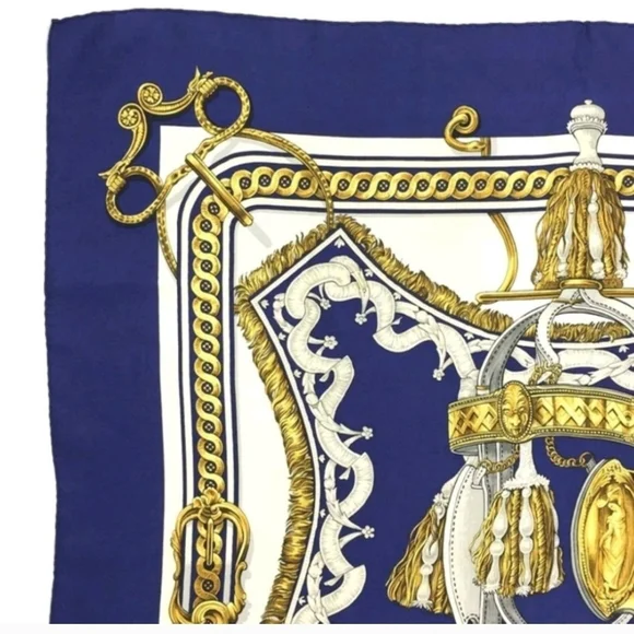 HERMÈS BRIDE DE COUR SILK SCARF CARRÉ 90 NAVY GOLD VINTAGE + HARD BOX - Picture 5 of 8